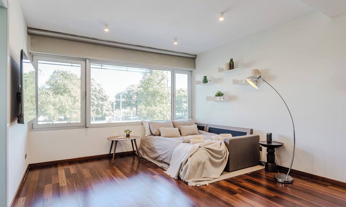 Sant Adria de Besos Apartment | Beachside apartment