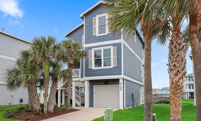 Galveston House | Beachside Escape - Coastal Getaway In Pointe West!