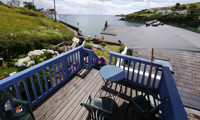 Portmellon Apartment | Beachside holiday home, extensive sea views, private garden and parking