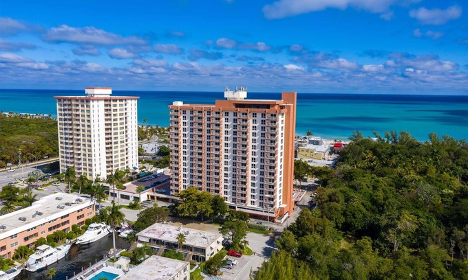 East Fort Lauderdale Condo | Beachside Location! - Beautiful 1 Bedroom Condo in Central Fort Lauderdale Beach
