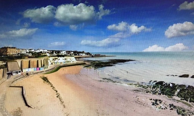 Broadstairs Apartment | Beachside Mews - Brand Newly Refurbished Apartment By The Beach