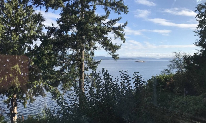 North Saanich House | Beachside Paradise vacation home in Victoria