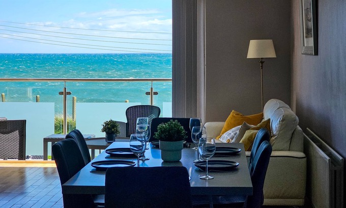Kilkeel House | Beachside-Stunning seaview home