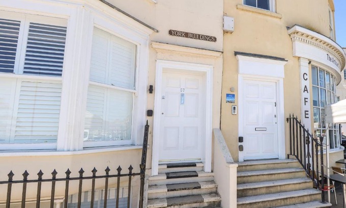 Weymouth Apartment | Beachside View