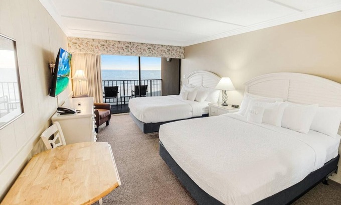 Litchfield by the Sea Apartment | Beachy 5th Floor Oceanfront Room