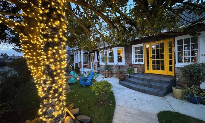 Seaside House | Beachy Chic Seaside Retreat-gas fireplace & firepit, steps to beach, prom & town