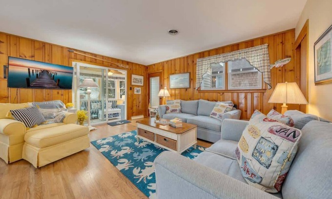 Avalon House | Beachy Keen: Comfort, Charm, One Block to Beach