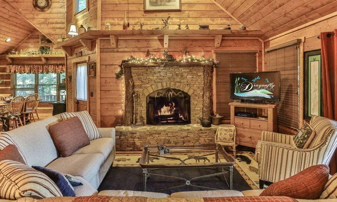 Ellijay Cabin | Bear Creek Crossing- Family Retreat Cabin in Private Wooded Setting on Creek No