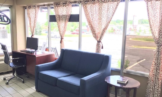 Gatlinburg - Pigeon Forge Hotel | Bear Mount Inn & Suites