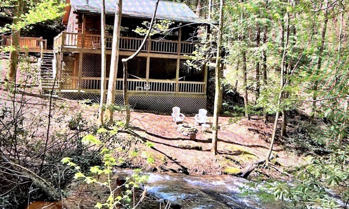 Cherry Log Cabin | Bear Pause,BabblingCreekfront Logcabin,HotTub delivery Sept 2025,FirePit,Hammock