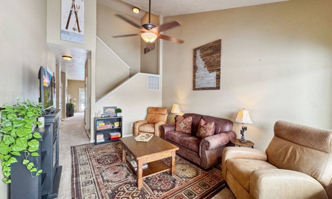 Donnelly Apartment | Bear Territory .