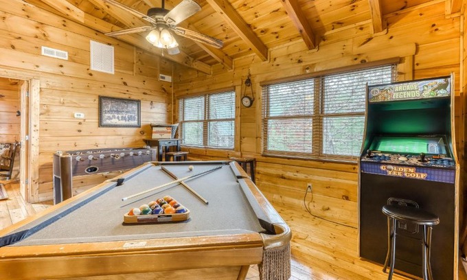 Gatlinburg - Pigeon Forge House | Bear Tracks