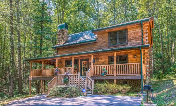 Gatlinburg - Pigeon Forge House | Bearfoot Retreat