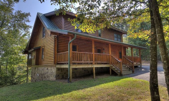 Gatlinburg - Pigeon Forge House | Bears Up There - Need A Little R&R In Your Life?