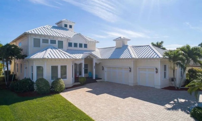 Caloosahatchee Villa | BEAT THE HEAT - 20% OFF YOUR DREAM GETAWAY - 3107 Riverhouse Pearl