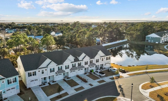 Morehead City House | Beau Coast Resort Amenities!