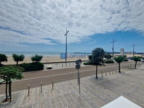 Les Sables d'Olonne Apartment | Beau Studio 1er étage avec balcon et ascenseur - FR-1-331-43