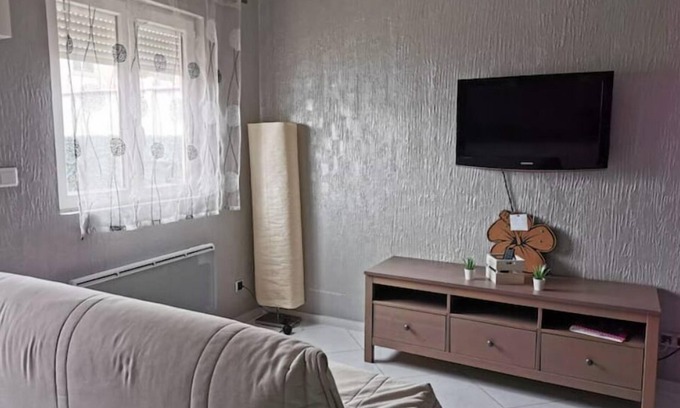 Bordeaux Apartment | Beau Studio Calme Avec Jardinet