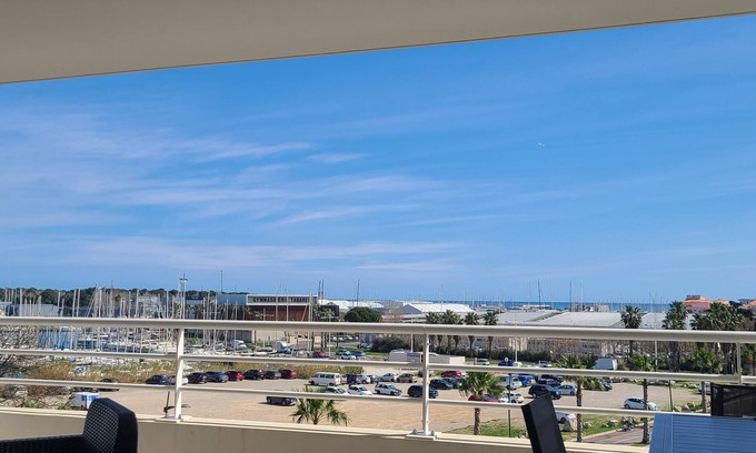 Canet-en-Roussillon Apartment | Beau T3 - Meublé Classé 3 - Vue Dégagée sur Marina
