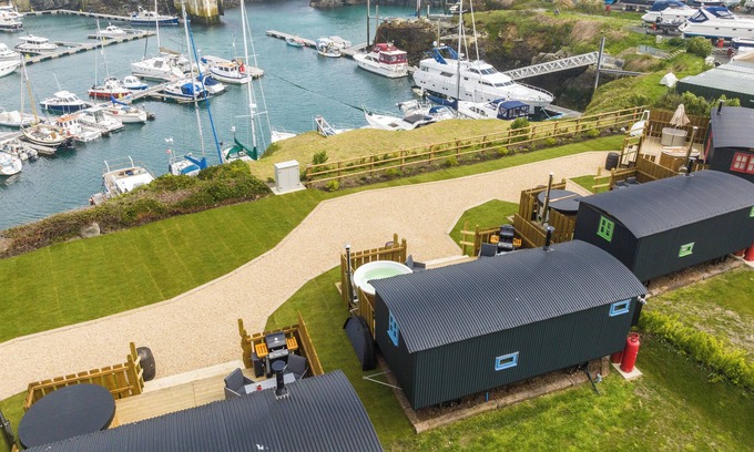 La Moye Cabin | Beaucette Marina