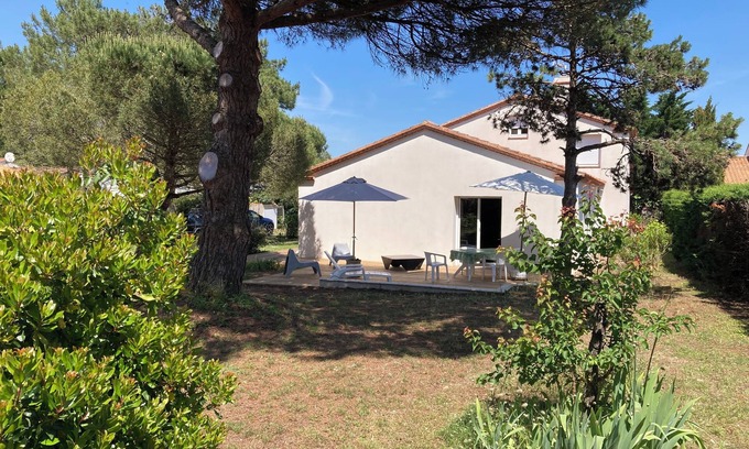 La Faute-sur-Mer House | Beautiful Family House, 4 rooms on Large Land in L'aiguillon la Presqu'île