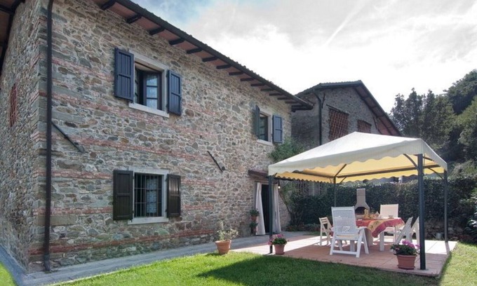 Castelnuovo di Garfagnana Apartment | Beautiful apartment for 6 people with WIFI, TV and panoramic view