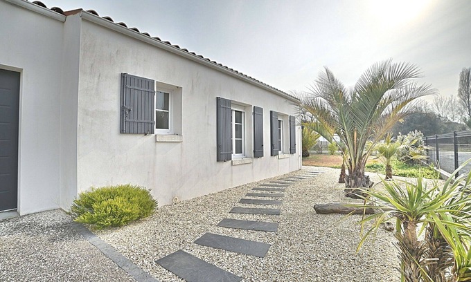 Le Grand-Village-Plage House | Beautiful private villa for 6 people with WIFI, TV and terrace