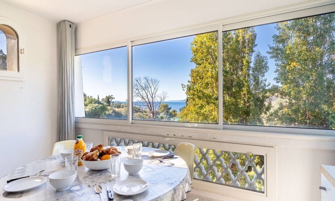 Le Rayol Apartment | Beautiful apartment for 4 people with WIFI, A/C and TV