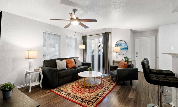 University Hills and Windsor Park Apartment | Beautiful 1BD/1BA in University Hills 3734