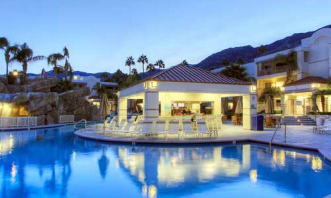 Canyon Corridor Villa | Beautiful 1BDR at Palm Canyon Resort sleeps 4!
