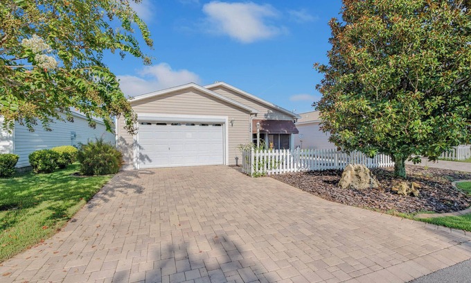 Sunset Pointe House | Beautiful 2/2 Patio Villa in Sabal Chase with golf cart-pet friendly