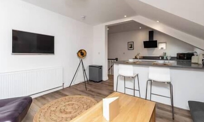Leeds Apartment | Beautiful 2 Bed Flat in Oakwood
