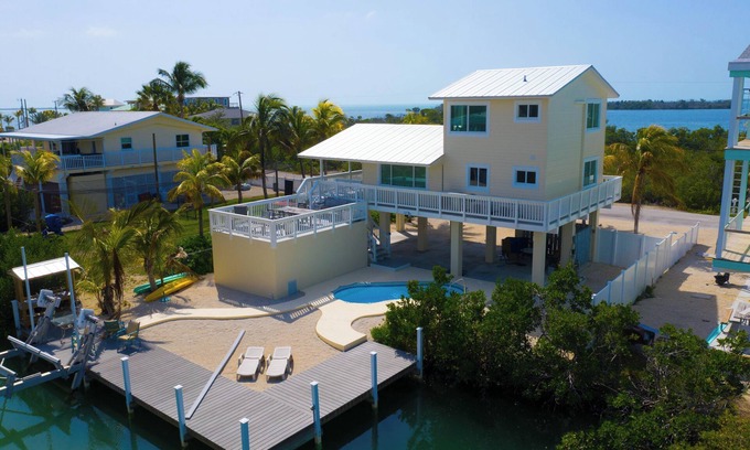 Cutthroat Harbor Estates House | Beautiful 2 Bedroom 2 Bath Pool Home With Sunset Views