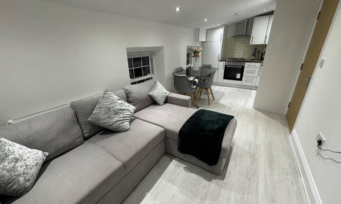 Walton on the Naze Apartment | Beautiful 2 Bed Apartment in Walton on the Naze