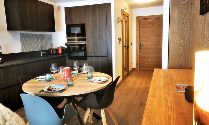 Les Gets Apartment | Beautiful 3* 1BR, Les Gets center, terrace, parking, ski and bike storage