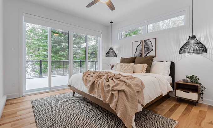 Mont-Tremblant Ski Chalet | Beautiful 3 bed Chalet situated on top of a mountain. 15 mins from MontTremblant