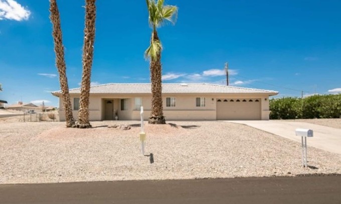 Lake Havasu City House | Beautiful 3 Bed 2 Bath Home, sleeps up to 8. Private and Quiet Neighborhood!