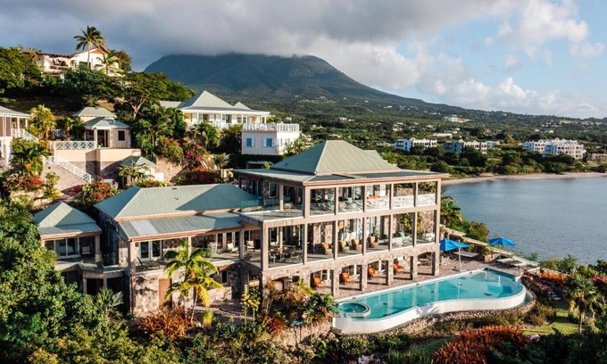 Cliffdwellers Villa | Beautiful 3 story 8,000 sq ft Oceanside Mansion
