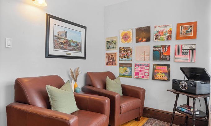 Moncton House | Beautiful 3BR Victorian Home Downtown Moncton w/AC