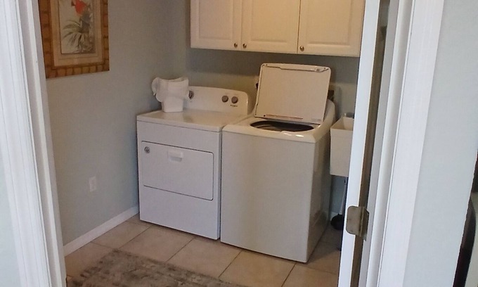 Highland Villa | Beautiful 3BR2BA FULLY FURNISHED ! Convenient to races,airport!
