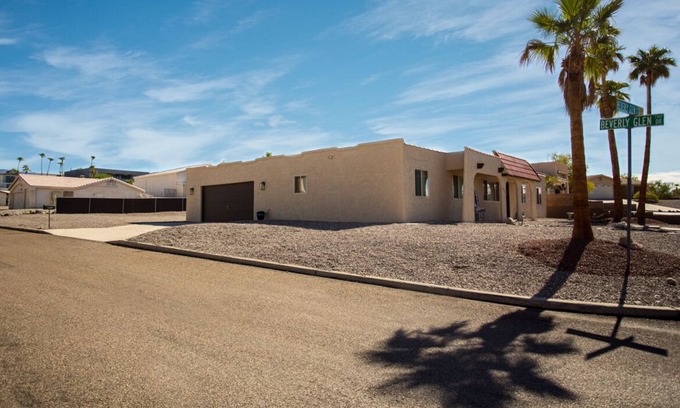 Lake Havasu City House | - Beautiful 4 bedroom 2 bath Lake Havasu Home -