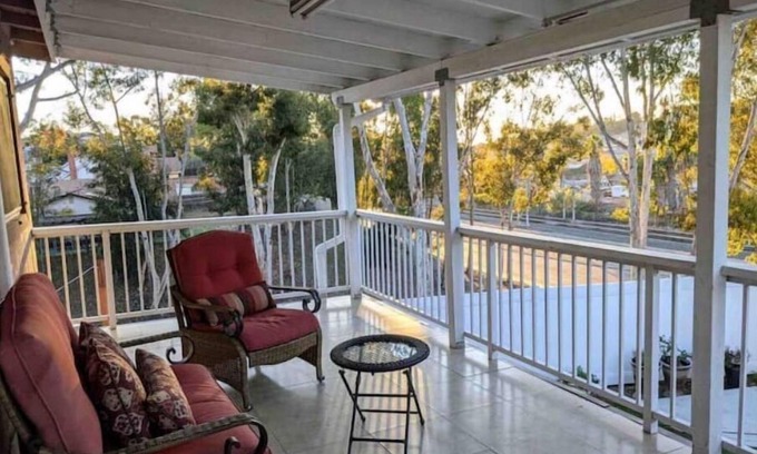 Lemon Grove Condo | Beautiful 4 bed, 2.5 bath House with yard & grillnn
