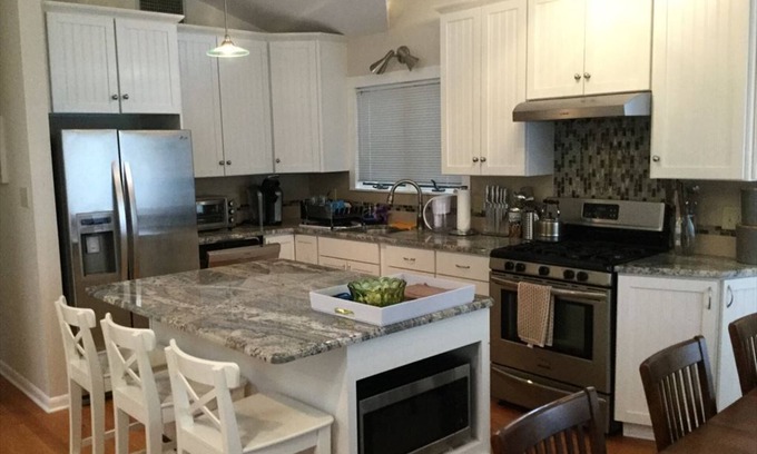 Barnegat Light House | BEAUTIFUL 4 BEDROOM OCEANSIDE HOME