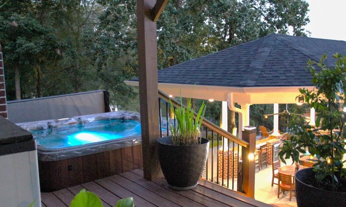 Evans House | Beautiful 4 bedroom Masters rental with amazing outdoors - 13 miles from Masters