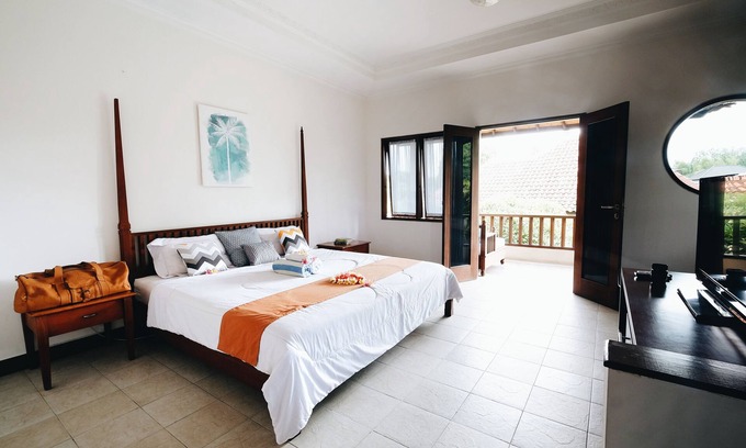 Pererenan Villa | Beautiful 4 Bedroom Pool Villa in Canggu Pererenan with healthy breakfast daily