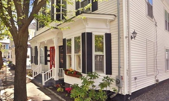 Newburyport House | Beautiful 4 Bedroom Home in the Heart of Historic Downtown Newburyport