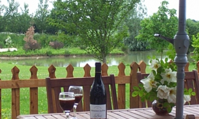 Thrandeston Cottage | Beautiful 4 Star Rural Suffolk Cottage Overlooking Lake