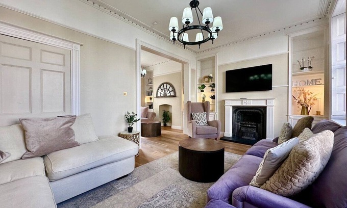 Montpellier House | Beautiful 5-Bed Regency Home in Montpellier