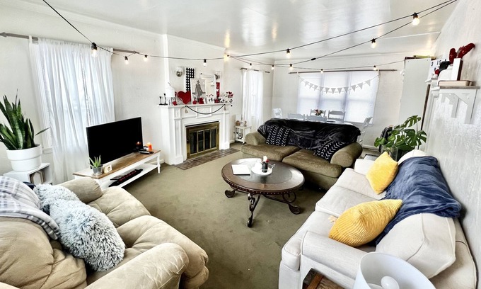 Logan House | Beautiful 5 Bed/1.5-Bath Home Close to USU