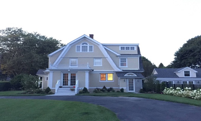 Falmouth House | Beautiful 5 Bedroom House with Pool & Guest House - Steps to Beach & Townn